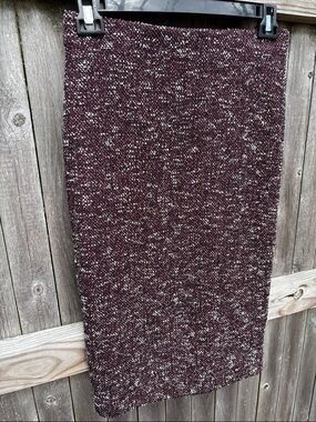 Ann Taylor size 6 burgundy skirt!